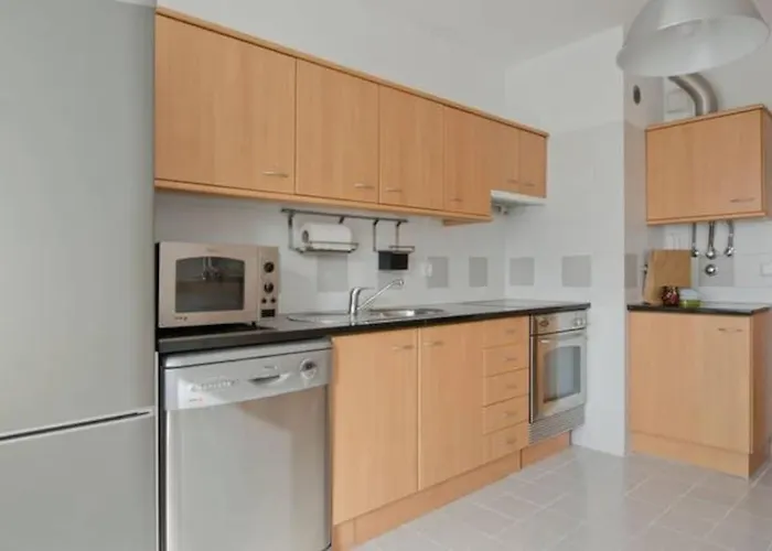 New Office - Free Wifi & Parking - Self Check-in - Daikin Airco *