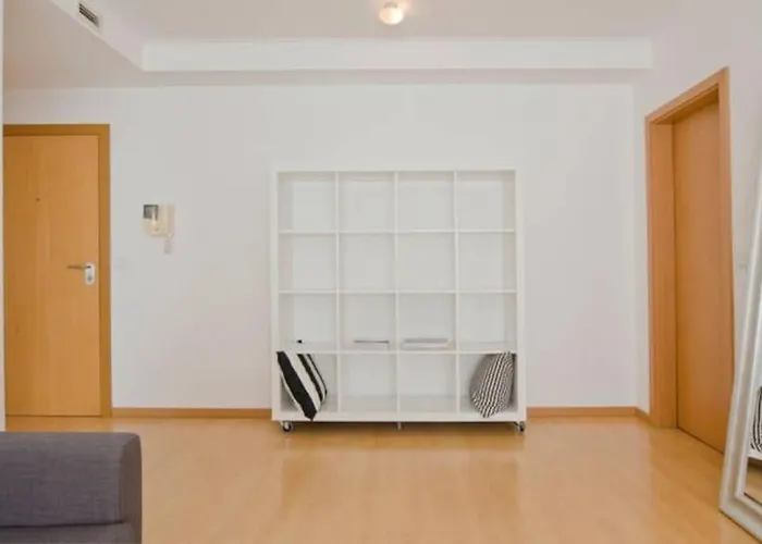 New Office - Free Wifi & Parking - Self Check-in - Daikin Airco