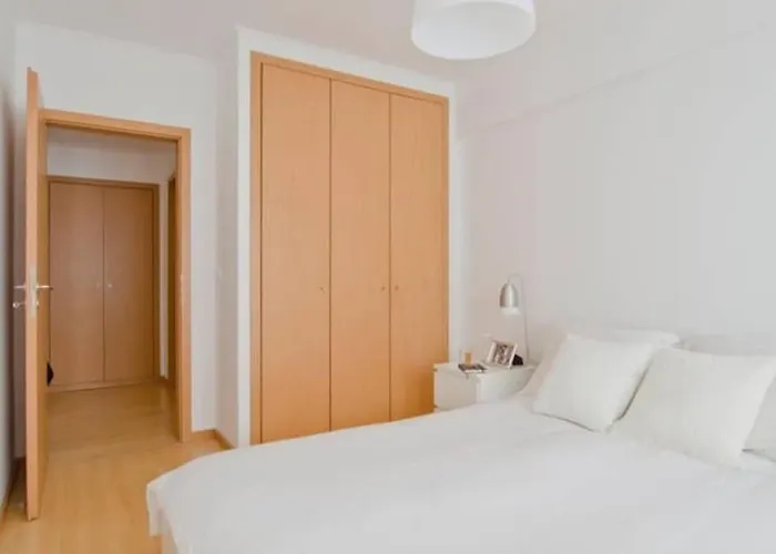 New Office - Free Wifi & Parking - Self Check-in - Daikin Airco *