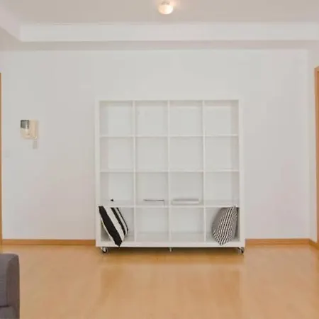 New Office - Free Wifi & Parking - Self Check-in - Daikin Airco