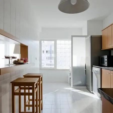 New Office - Free Wifi & Parking - Self Check-in - Daikin Airco * Lisboa